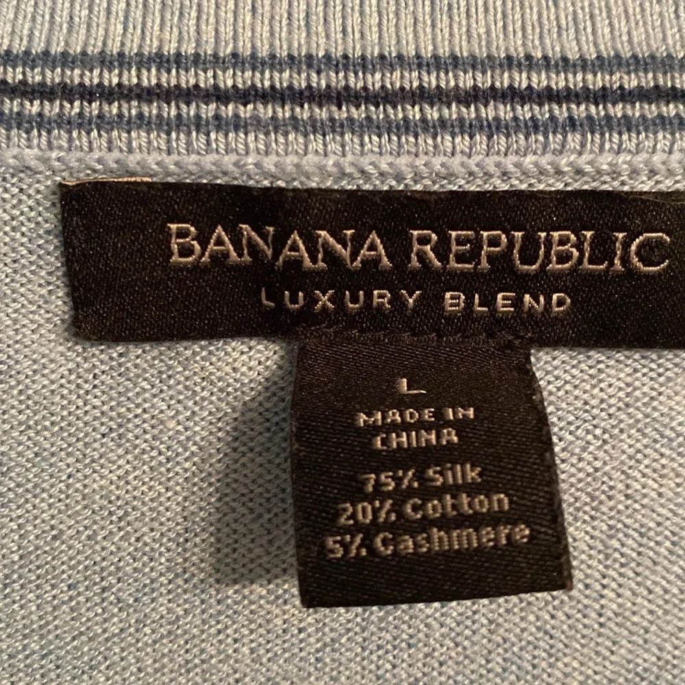 Banana Republic luxury men’s v neck sweater - blue - large-great condition - Picture 2 of 5